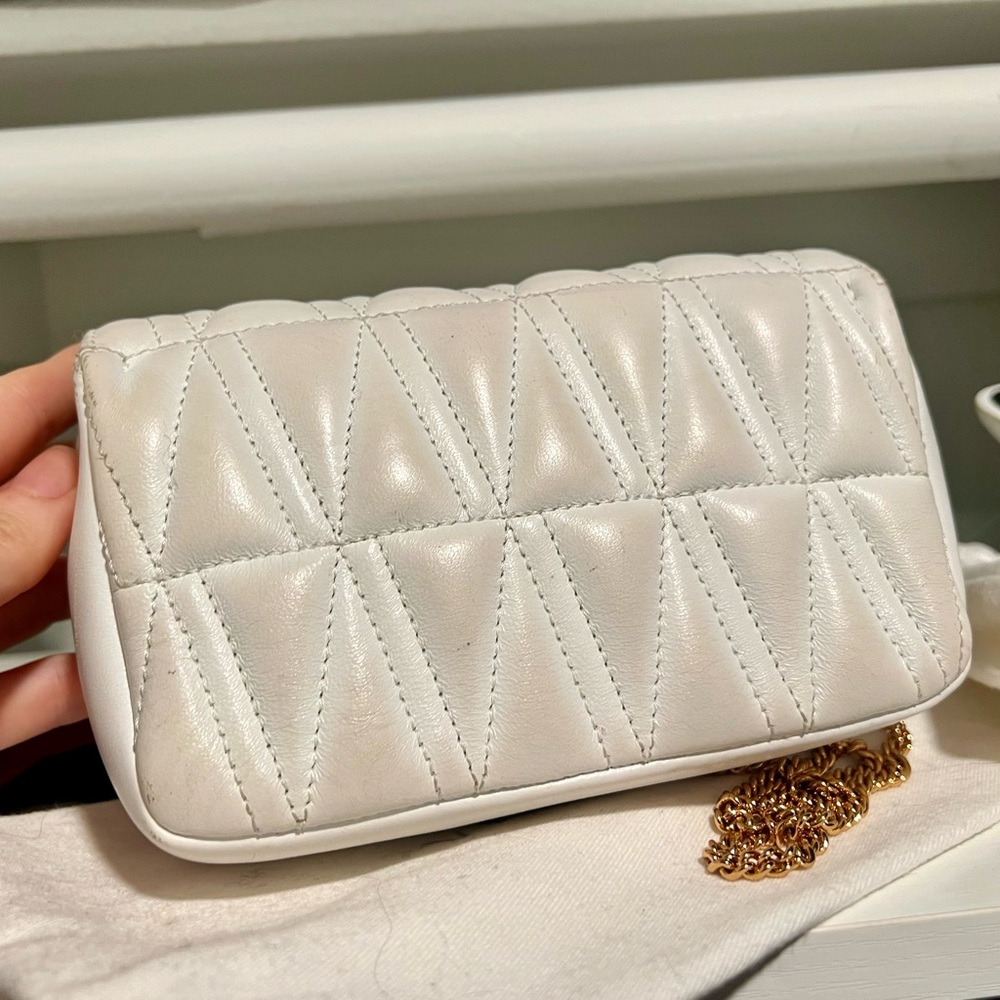 Elegant White Versace Quilted Chain Bag - Picture 12 of 15